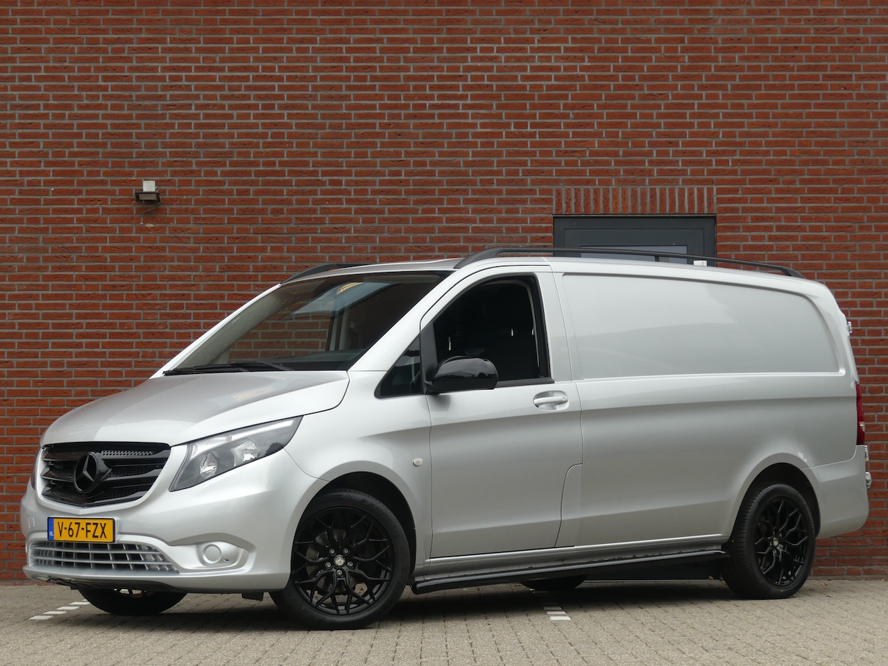Mercedes-Benz Vito - 114 CDI Lang Airco/Camera/Navigatie/Cruise control - AutoWereld.nl