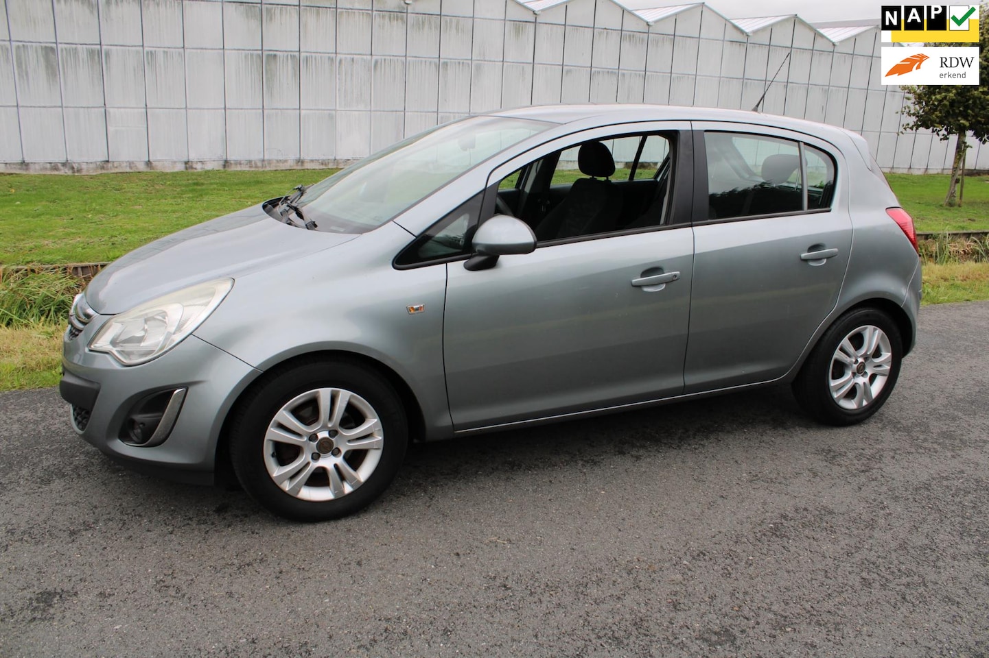 Opel Corsa - 1.2-16V Cosmo 5 Drs met Airco - AutoWereld.nl