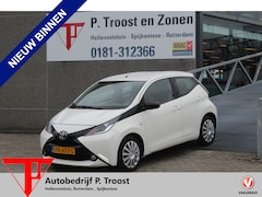 Toyota Aygo - 1.0 VVT-i x-play Navigatie/Apple carplay/Airco/Achteruitrijcamera/Toerenteller/Elektrische
