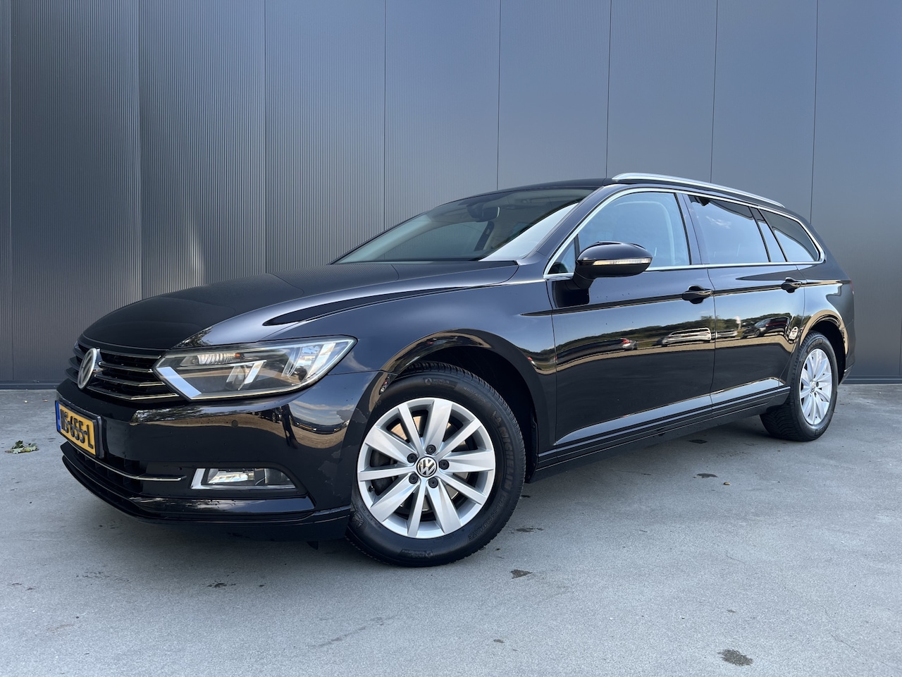 Volkswagen Passat Variant - 2.0 TDI 150 PK Comfortline ADAPT CRUISE MASSAGE STOEL NAVI ECC TREKHAAK - AutoWereld.nl