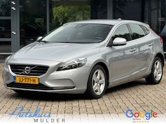 Volvo V40 - 2.0 T2 Momentum Xenon/Navigatie/Stoelverwarming/PDC