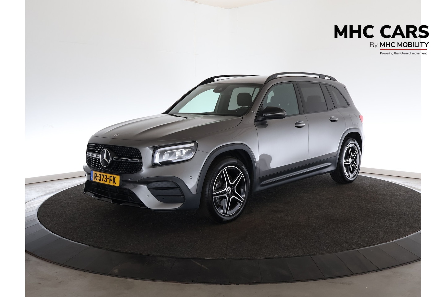 Mercedes-Benz GLB - 180 Business Solution AMG | Trekhaak | Sportstoelen | Stoelverwarming | Navi |* - AutoWereld.nl
