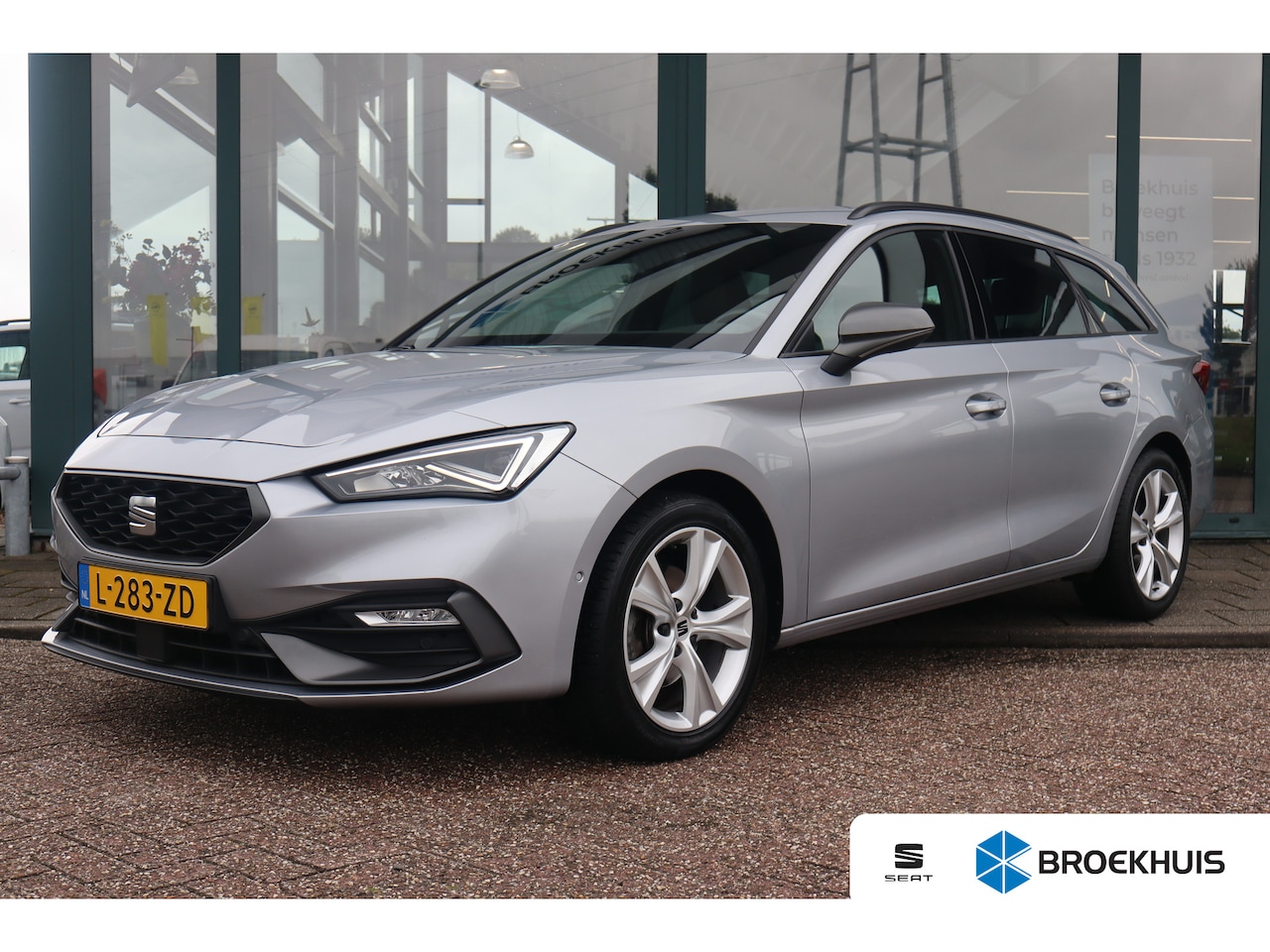 SEAT Leon Sportstourer - 150PK 1.5 TSI FR Business Intense | Achteruitrijcamera | Dodehoek detectie | Keyless start - AutoWereld.nl