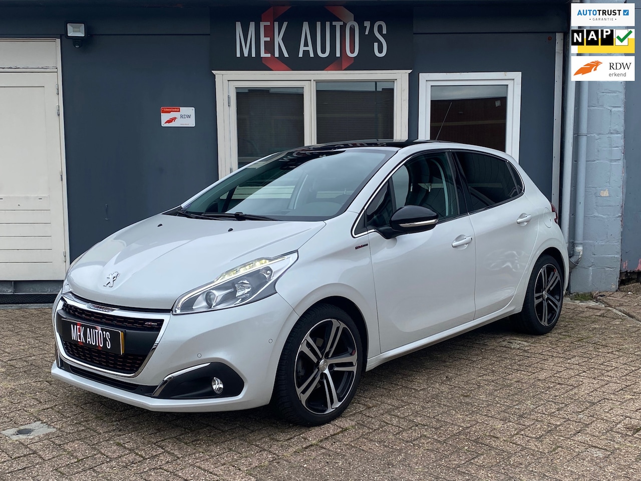Peugeot 208 - 1.2 PureTech GT-line|2e eigenaar|Pano|Cruise|Carplay| - AutoWereld.nl