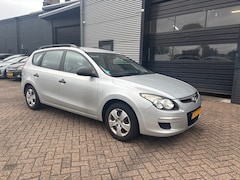 Hyundai i30 - 1.4i i-Drive AIRCO | STUURBEKRACHTING | ELEK RAMEN