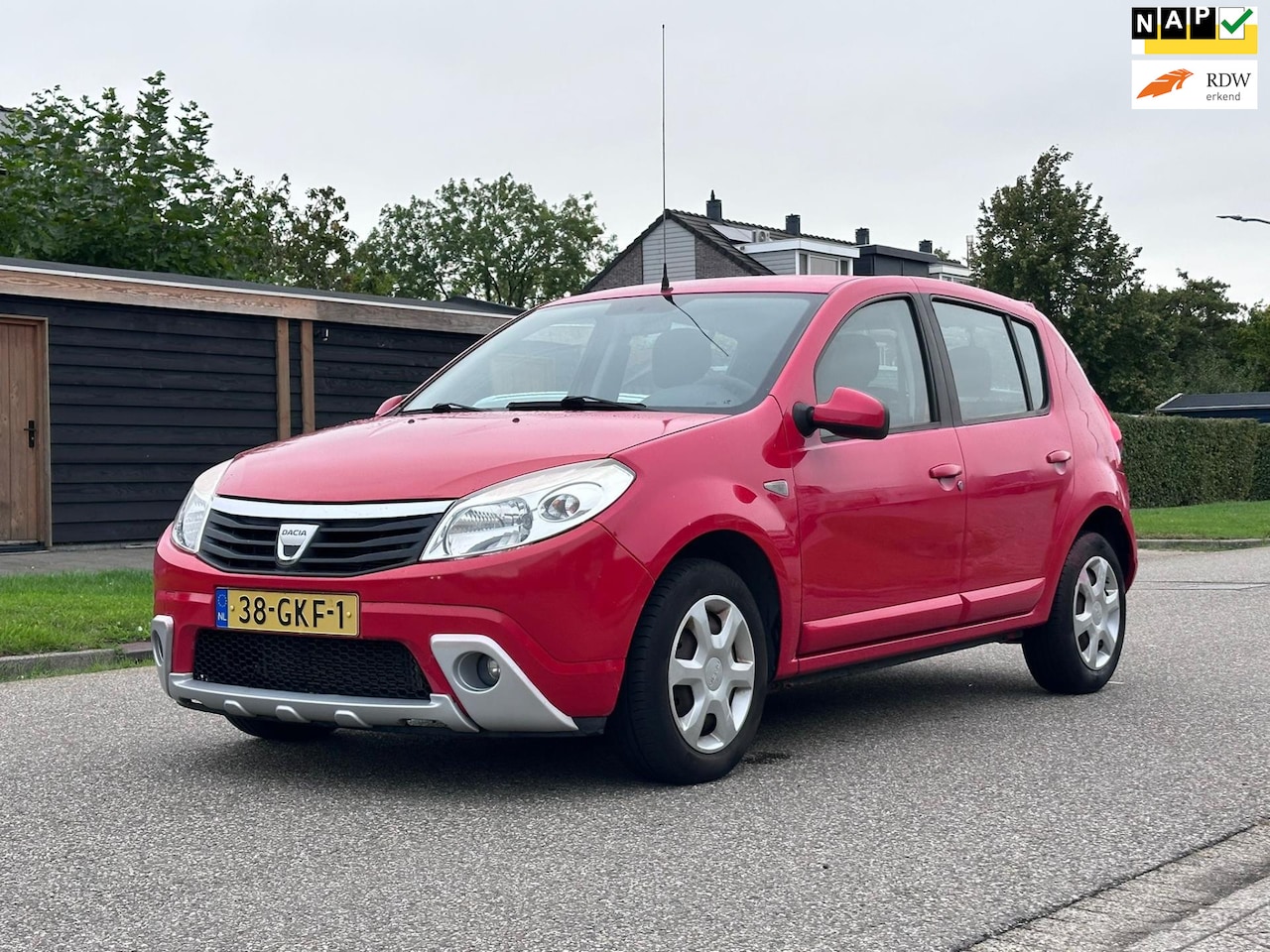Dacia Sandero - 1.4 Lauréate 1e Eigenaar*Airco*Trekhaak*NAP*Nieuwe APK* - AutoWereld.nl