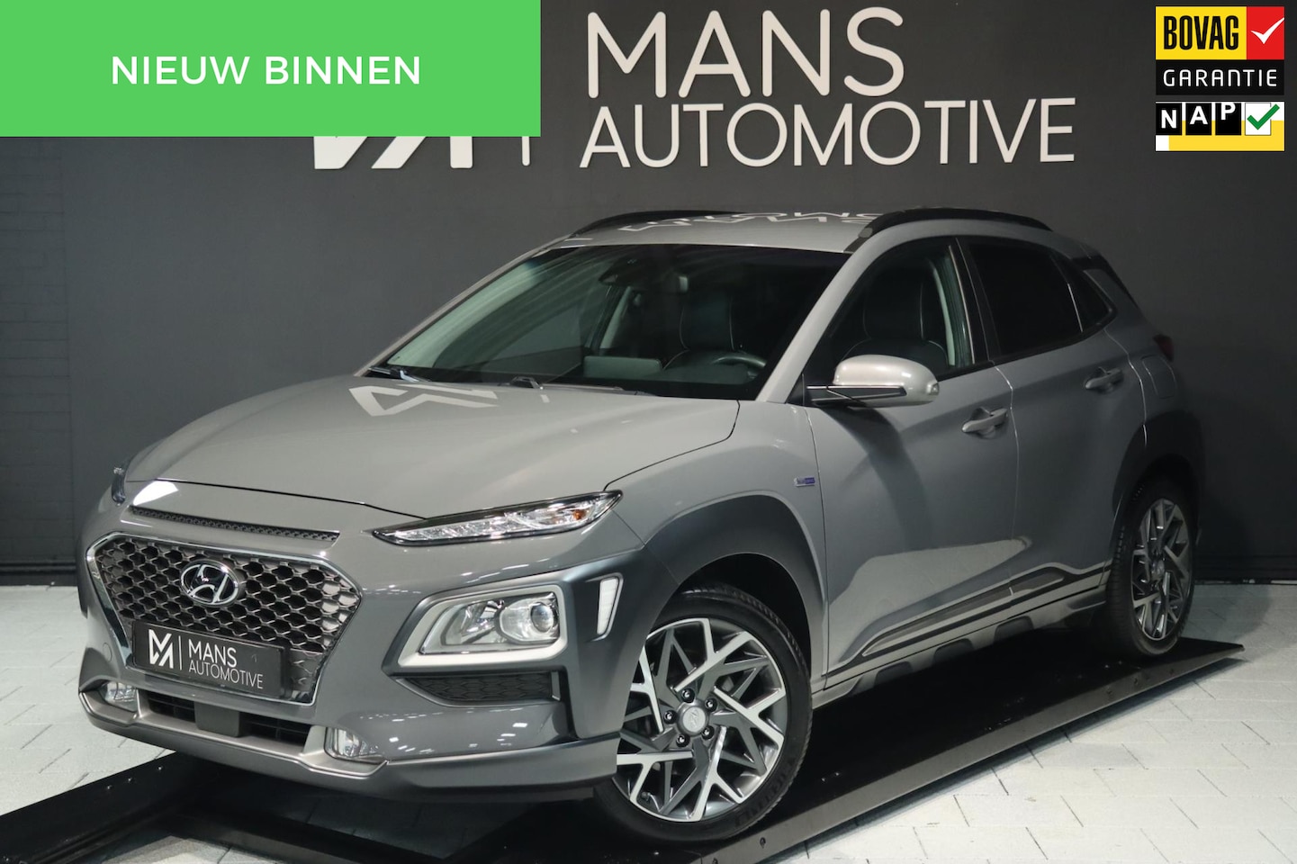 Hyundai Kona - 1.6 GDI HEV / CAMERA / CARPLAY / STUUR+STOELVERW / DEALERONDERHOUDEN! - AutoWereld.nl