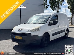 Peugeot Partner - 120 1.6 HDI L1 XT | € 1.950, - NETTO | Airco | Schuifdeur | Trekhaak | APK TOT 05-2026