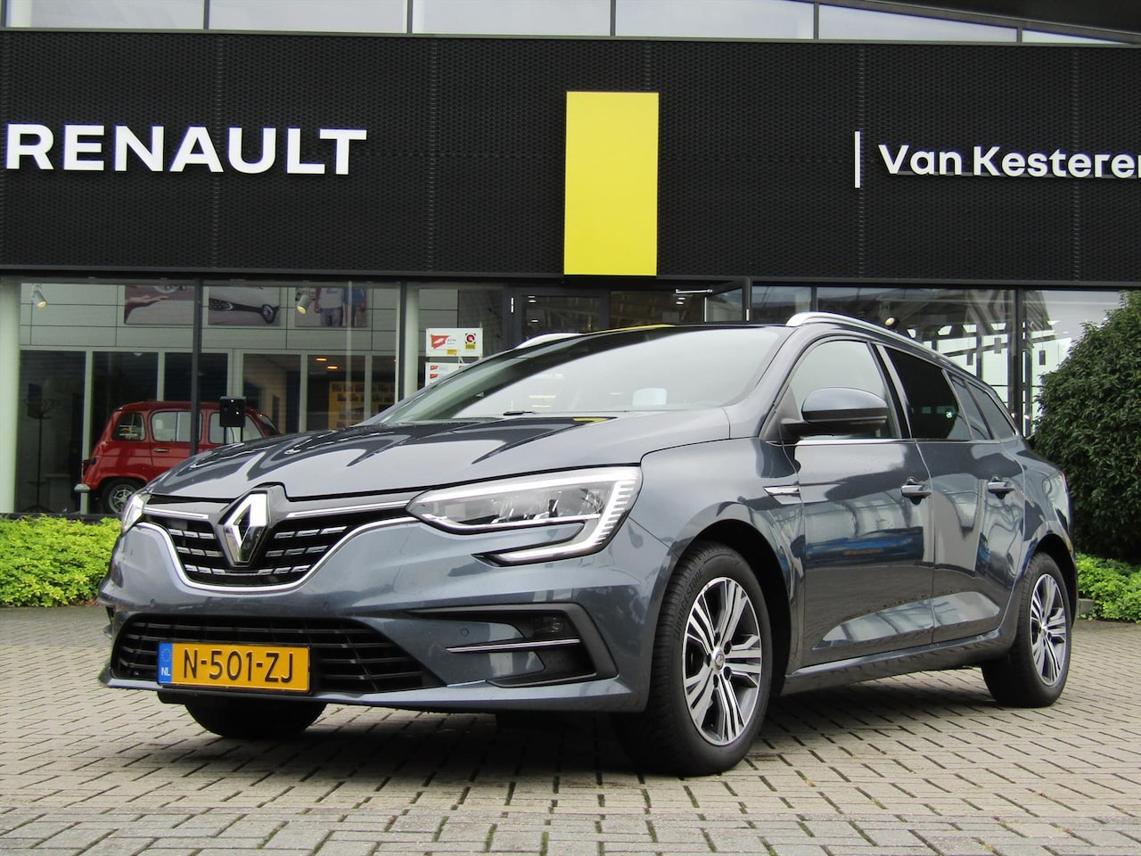 Renault Mégane Estate - 1.5 Blue dCi Intens / Trekhaak / Navigatie / Camera / Leder / 1e eigenaar / Compleet deale - AutoWereld.nl