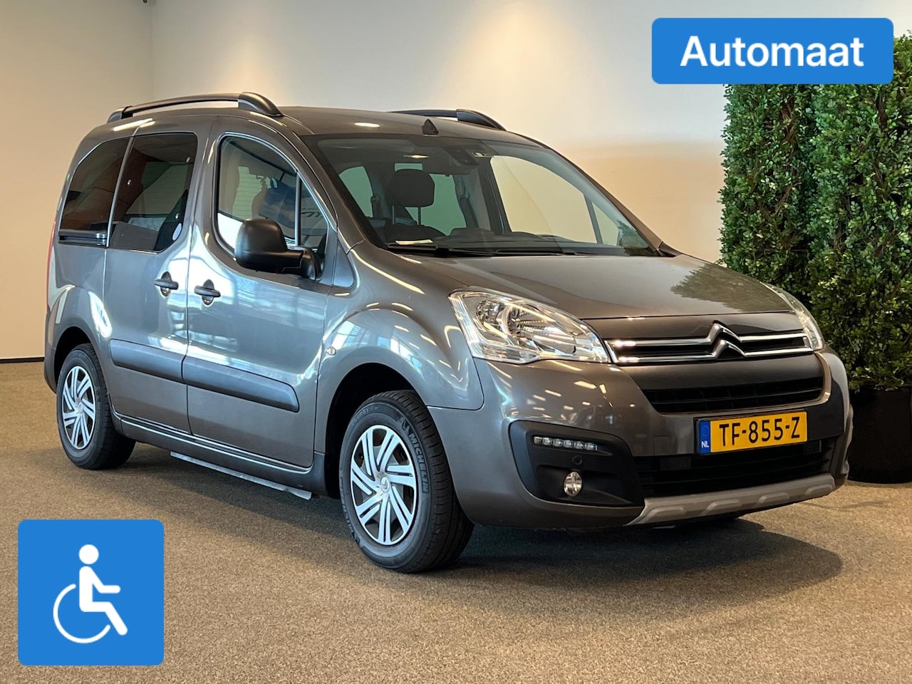 Citroën Berlingo - Rolstoelauto Automaat Rolstoel 1e zitrij voorin / bijrijdersplek - AutoWereld.nl