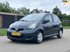 Toyota Aygo - 1.0-12V Aspiration Red Navigator 5DR*Navigatie*Airco*Android/Auto*Elektrische ramen
