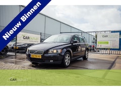 Volvo V50 - 1.8 Edition I NIEUWE APK en BLOK Zeer goede met ijskoude airco en trekhaak (in 2025 geplaa