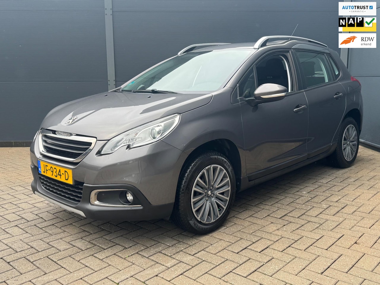 Peugeot 2008 - 1.2 PureTech / Navi / Pdc / 67.000 km Nap - AutoWereld.nl