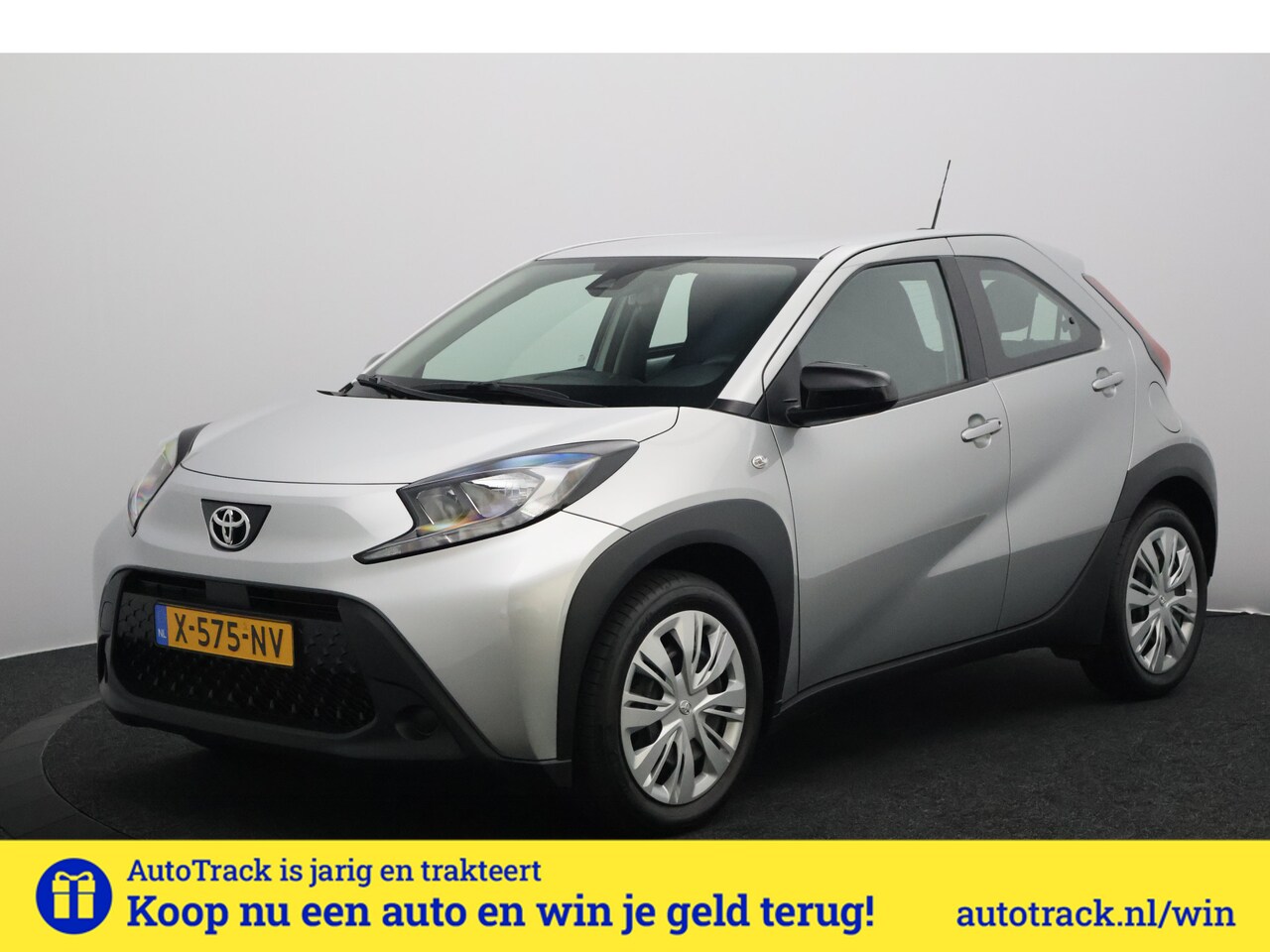 Toyota Aygo X - 1.0 VVT-i MT Play NL Auto 9000KM | Apple Carplay/Android | Cruise Control | Camera - AutoWereld.nl