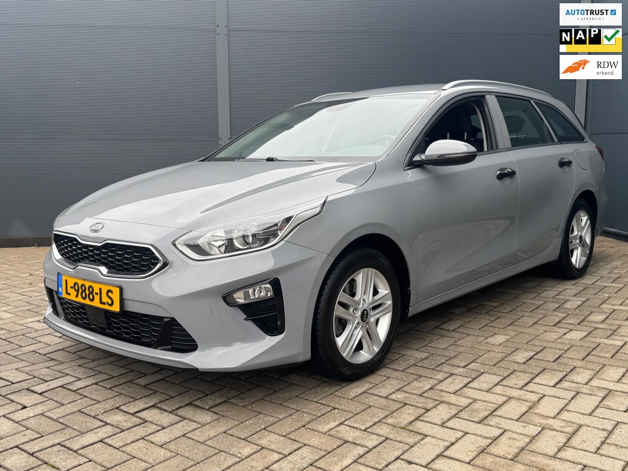 Kia Cee'd Sportswagon - Ceed 1.0 T-GDi / Nardo Grey / Camera / Navi / 27.000 km Nap !!!! - AutoWereld.nl