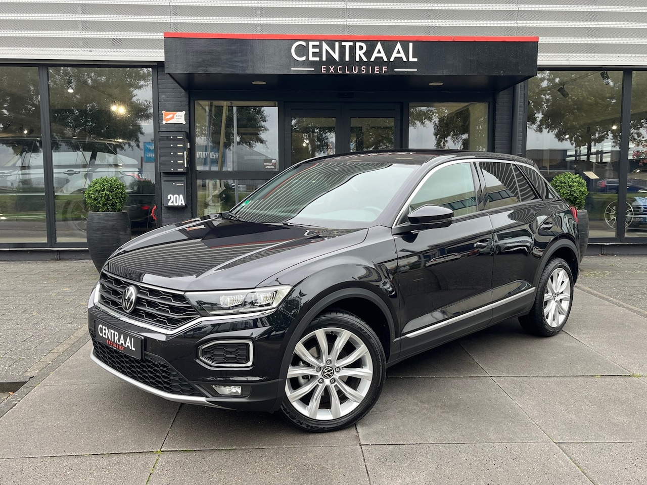 Volkswagen T-Roc - 1.5 TSI Sport 150PK|ACC|Navi|Pdc|DAB|Stoelverwarming|Automaat - AutoWereld.nl