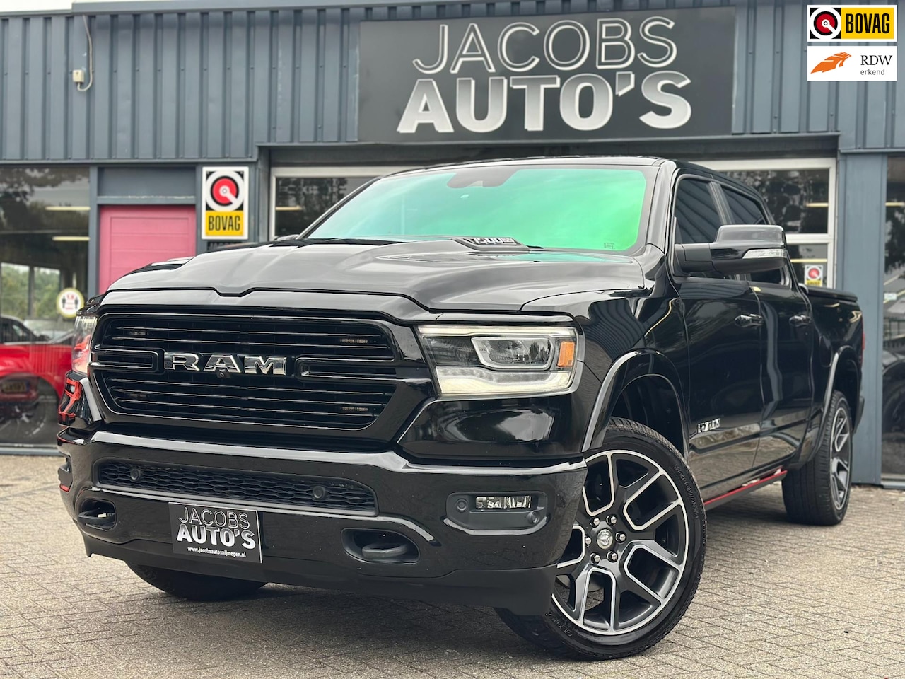 Dodge Ram 1500 - 5.7 V8 4x4 Crew Cab Laramie 5.7 V8 4x4 Crew Cab Laramie - AutoWereld.nl