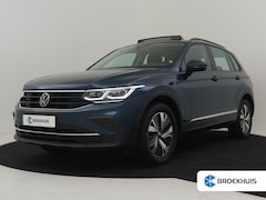 Volkswagen Tiguan - 1.4 TSI eHybrid R-Line Business+ 245pk | Glazen Panoramadak | Trekhaak uitklapbaar | Massa