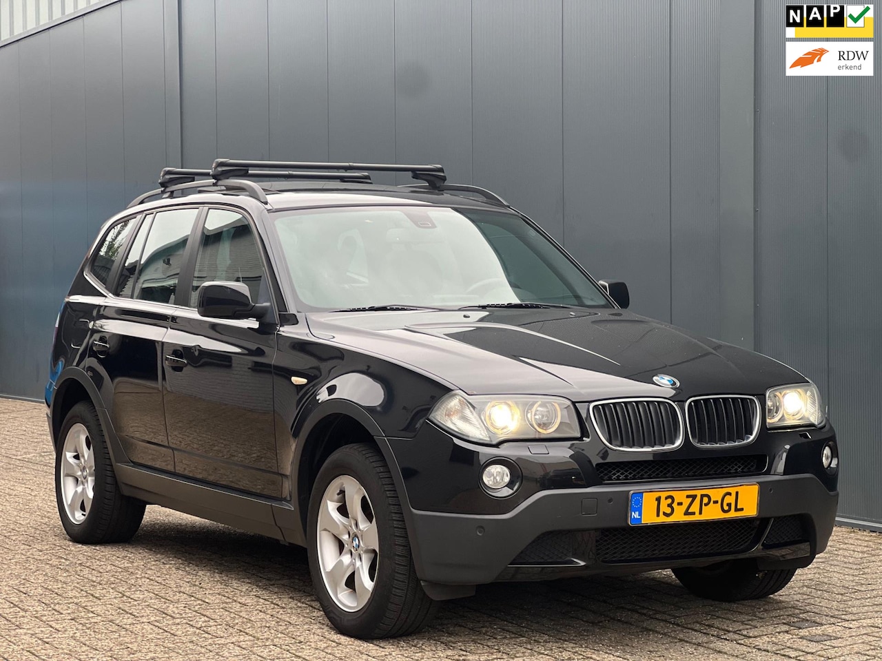 BMW X3 - 2.0d AUT|Pano|StoelVW|Trekhaak|Boekjes vol! - AutoWereld.nl