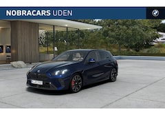 BMW 1-serie - 120 M Sport Automaat / Panoramadak / Sportstoelen / M Adaptief onderstel / Achteruitrijcam