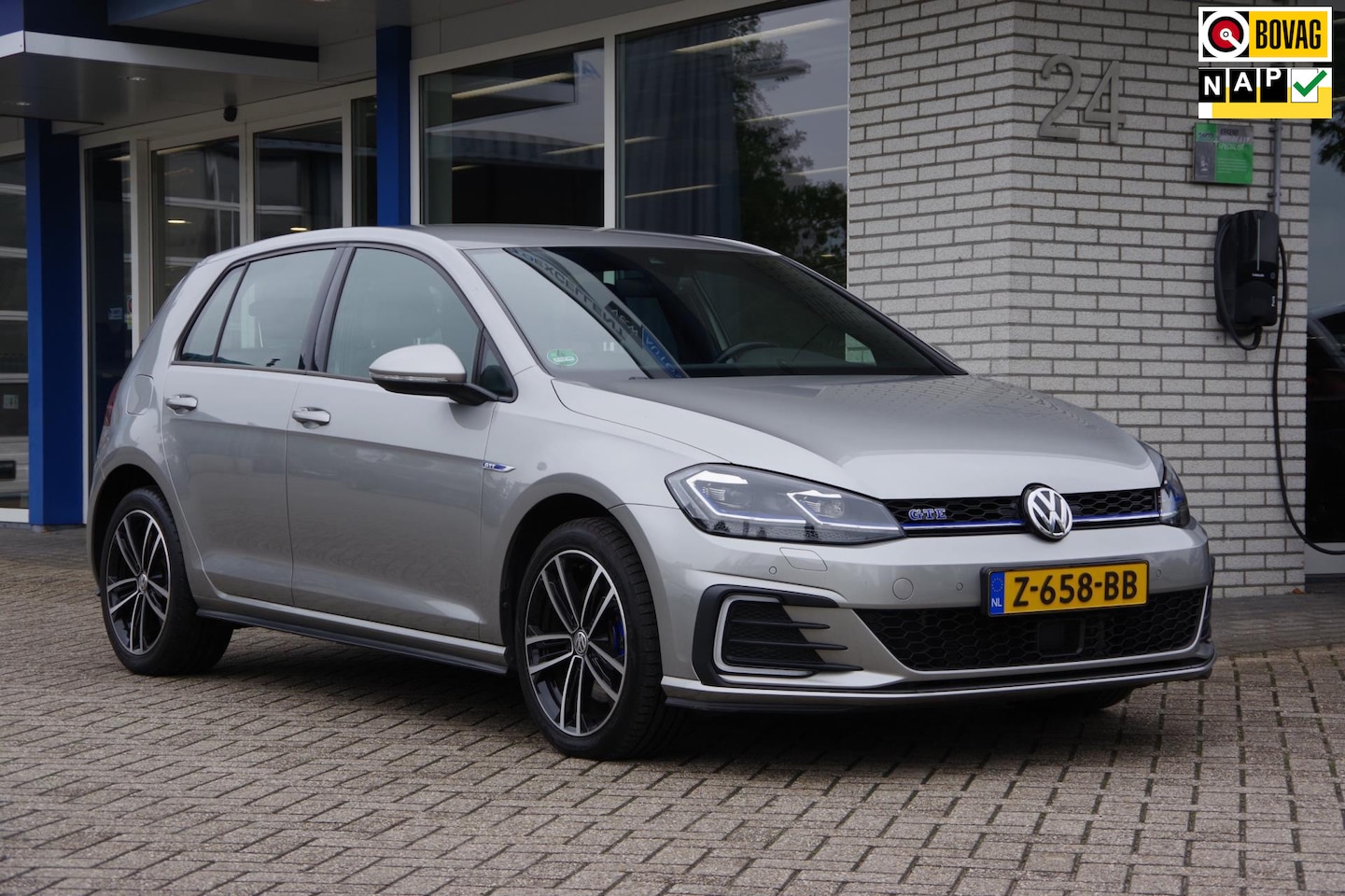Volkswagen Golf - 1.4 TSI PHEV GTE Camera Carplay Stoelverwarming - AutoWereld.nl