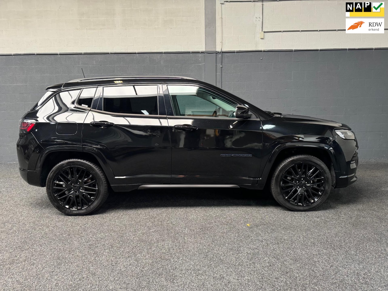 Jeep Compass - 4xe 240 Plug-in Hybrid Electric S 4xe 240 Plug-in Hybrid Electric S - AutoWereld.nl