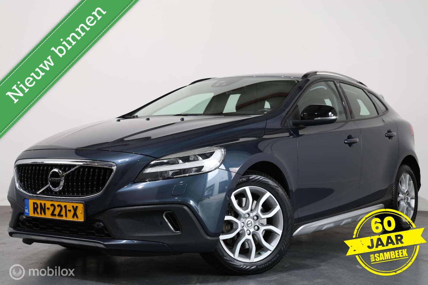 Volvo V40 Cross Country - 1.5 T3 Momentum - NAVI-TREKHAAK-AUTOMAAT - AutoWereld.nl
