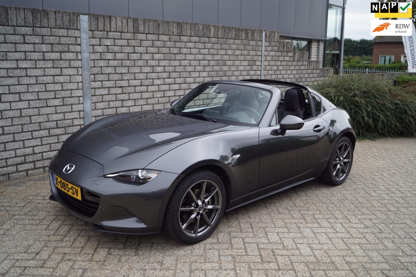 Mazda MX-5 RF - 2.0 SkyActiv-G 160 GT-M Autom Leder Stoelverw Bose Sound Navi Clima Cruise PDC LED Kopl Ap - AutoWereld.nl
