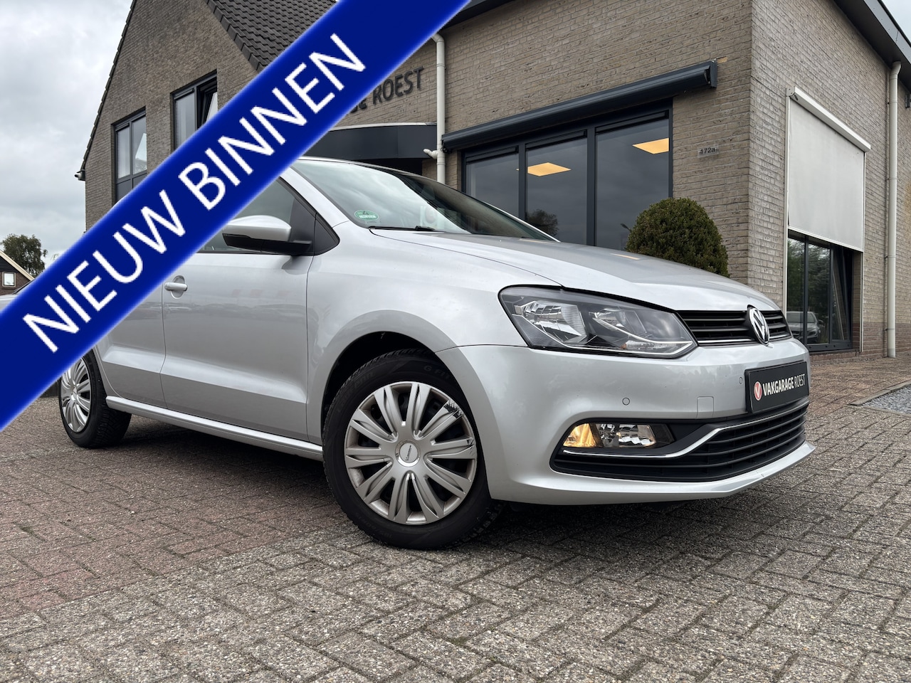 Volkswagen Polo - 5DRS 1.2 TSI Comfortline Navigatie / Parkeersensors / All-Seasons - AutoWereld.nl