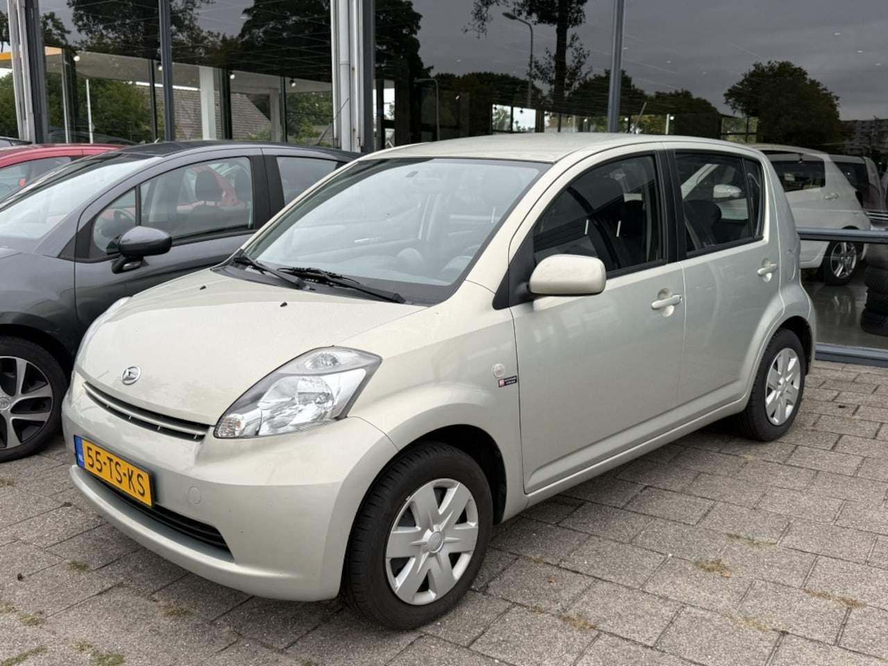 Daihatsu Sirion 2 - 1.3-16V Comfort Airco NAP Centrale vergrendeling - AutoWereld.nl