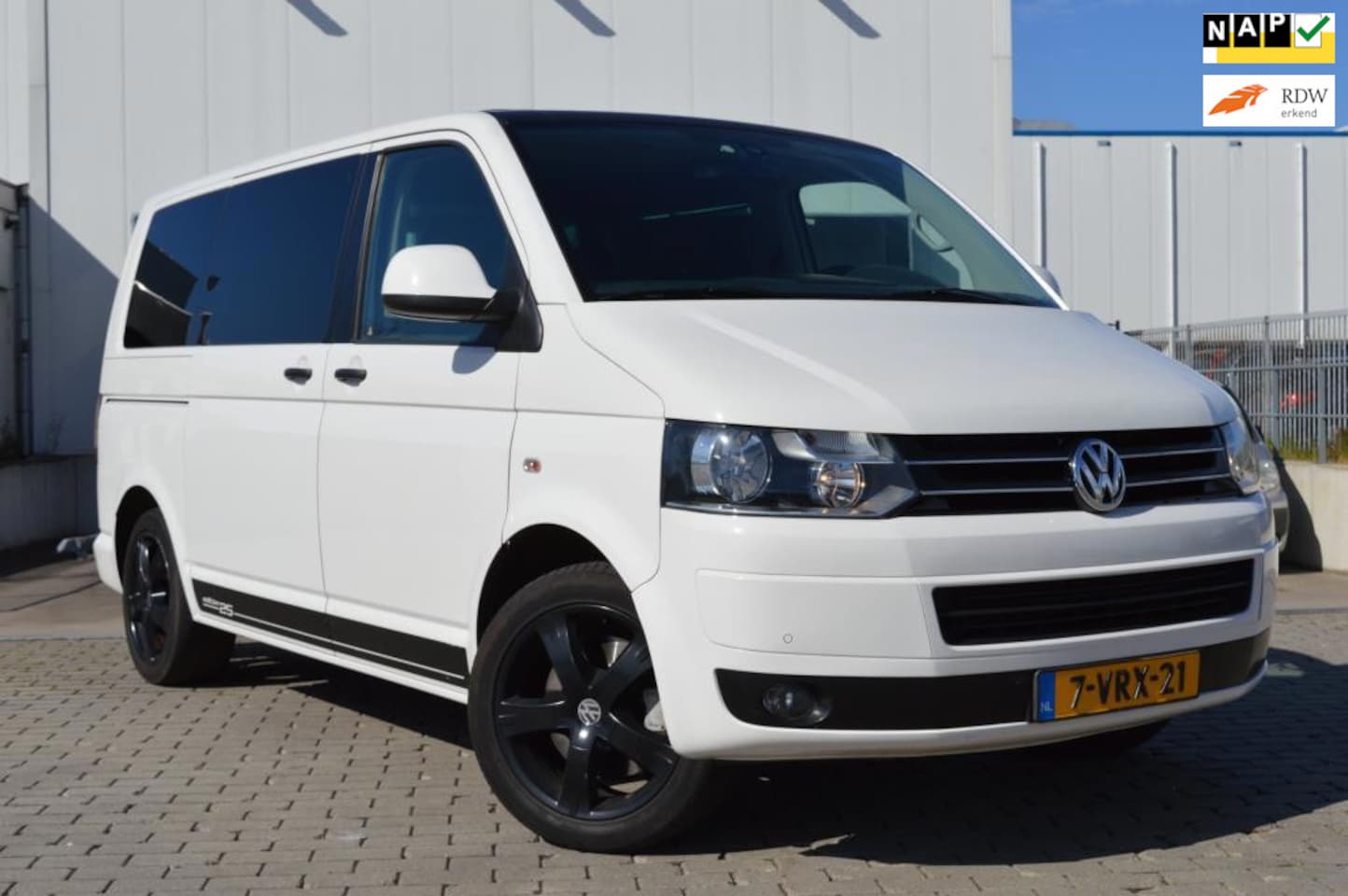 Volkswagen Transporter Multivan - 2.0 TDI HighL DubbCab AUTOMT - AutoWereld.nl