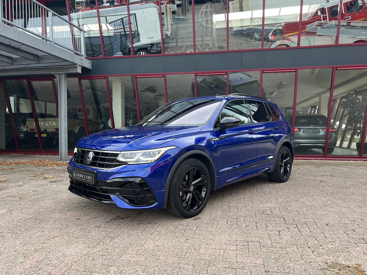 Volkswagen Tiguan - 1.5 TSI R-Line Business | 3x R-line| Pano | NL-auto | Trekhaak | - AutoWereld.nl