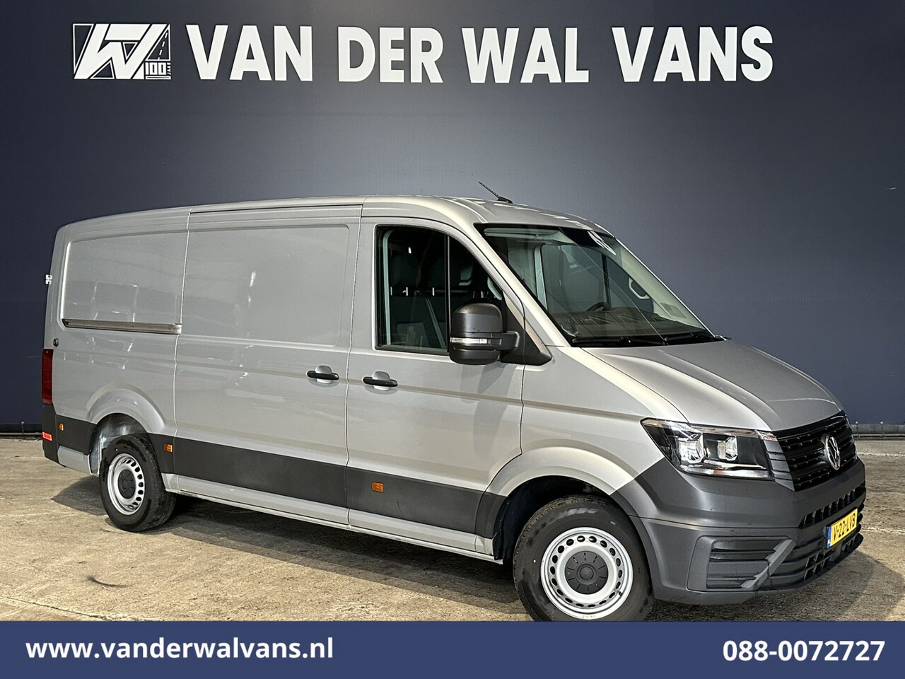 Volkswagen Crafter - 2.0 TDI 141pk L3H2 L2H1 Euro6 Airco | Camera | Apple Carplay | Android Auto Bijrijdersbank - AutoWereld.nl