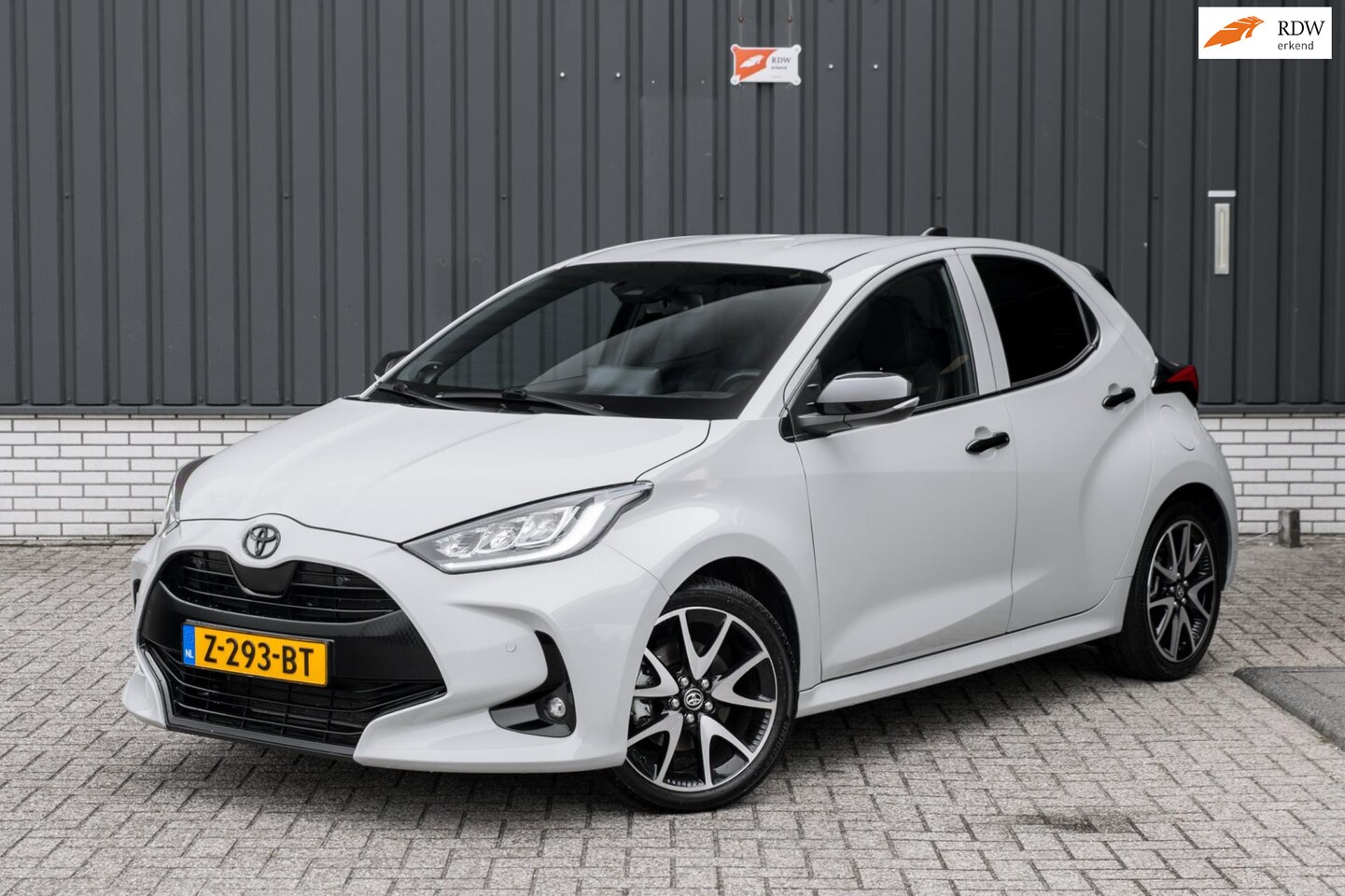Toyota Yaris - 1.5 Hybrid Executive*JBL*Trekhaak*Head-Up* - AutoWereld.nl