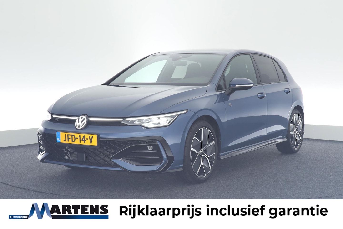Volkswagen Golf - 8.5 1.5 eTSI 150pk DSG R-Line Edition Trekhaak Camera Keyless Virtual Cockpit Carplay - AutoWereld.nl