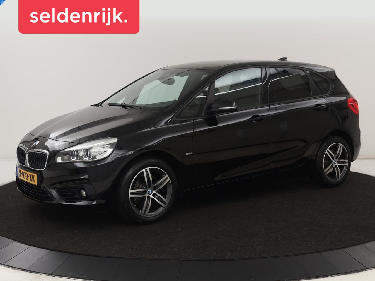 BMW 2-serie Active Tourer - 218i Sport Line | Stoelverwarming | Full LED | Sportstoelen | Navigatie | Bluetooth | Park - AutoWereld.nl