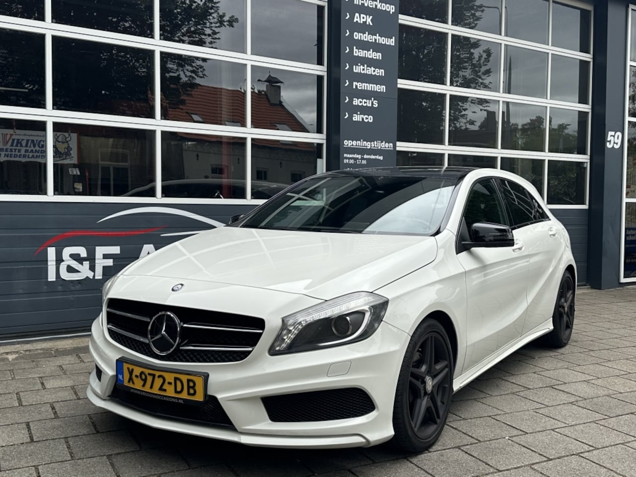 Mercedes-Benz A-klasse - 200PK 180 AMG Pakket Panor 180 Prestige - AutoWereld.nl