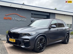 BMW X5 - XDrive 45e M Sport Frozen pano trekh 22" softcl. Skylounge