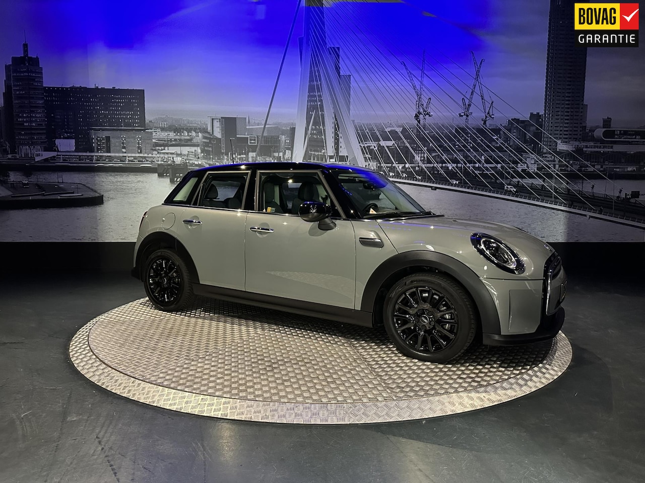 MINI Cooper - Mini 1.5 Business Edition *Led*Sportstoelen*Applecarplay* - AutoWereld.nl