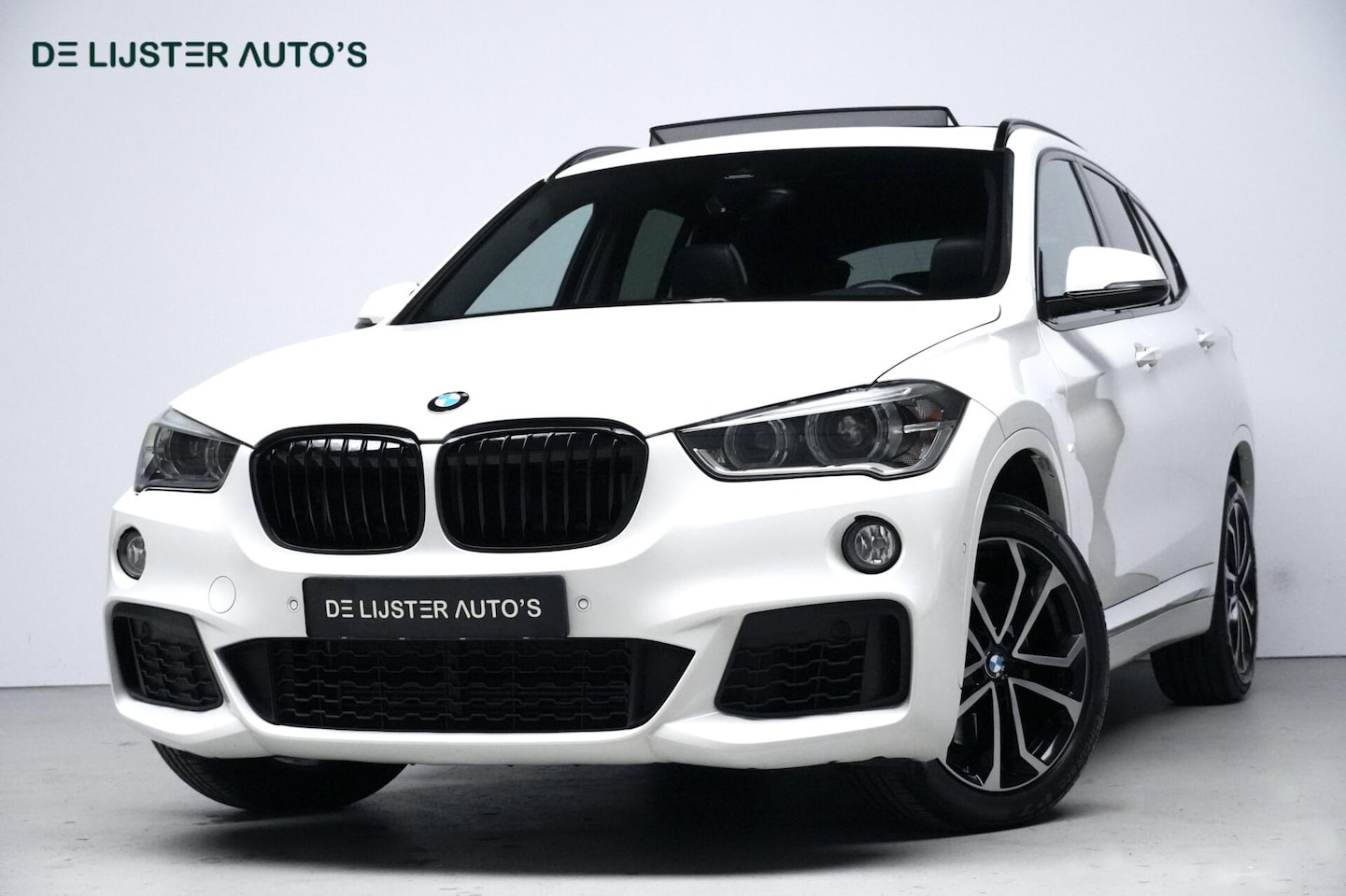 BMW X1 - xDrive20i M Sport Facelift Automaat 192 PK | Pano-dak | CarPlay | Acc | HUD| Leder + Verwa - AutoWereld.nl