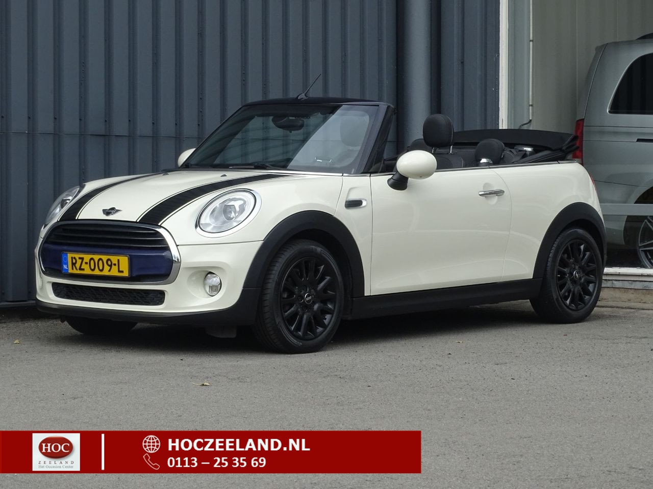 MINI Cabrio - 1.5 Cooper Pepper Serious Business Mini 1.5 Cooper Pepper Serious Business - AutoWereld.nl