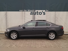 Volkswagen Passat - 1.6 TDI Comfortline Business 4-drs -PANO-NAVI-ECC-PDC