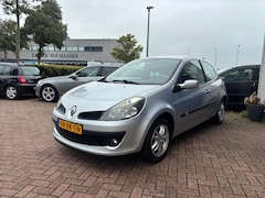 Renault Clio - 1.4-16V Team Spirit