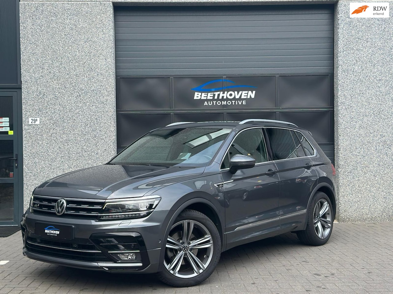 Volkswagen Tiguan - 1.5 TSI ACT Highline Business R 1.5 TSI ACT Highline Business R - AutoWereld.nl