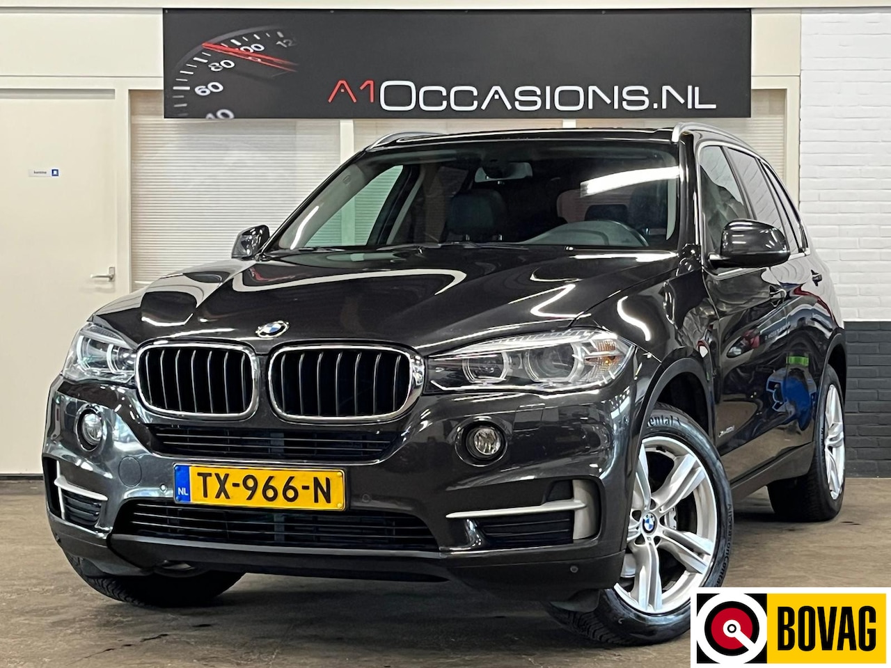 BMW X5 - xDrive30d High Executive 7 persoons + LEDER + PANODAK !! - AutoWereld.nl