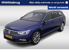 Volkswagen Passat Variant - 1.5 TSI Elegance Business R / Pano / Digitaal dashboard / Navigatie / Zwenkbare trekhaak /