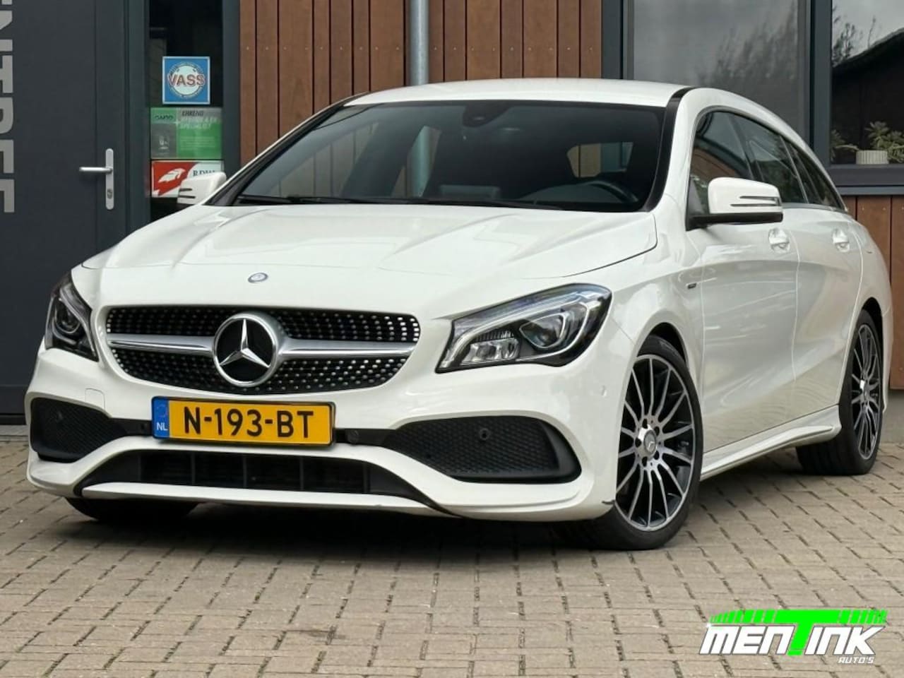 Mercedes-Benz CLA-Klasse - 180 BUS. SOL. AMG Camera Stoelverw. - AutoWereld.nl