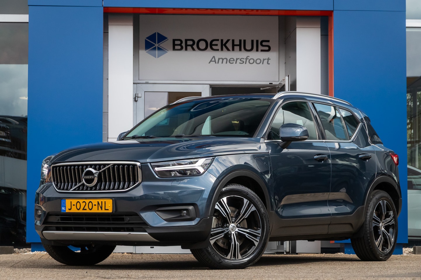 Volvo XC40 - 1.5 T5 Recharge Inscription | Trekhaak | Elektrisch pano-dak | Cruise adaptief | Stoel+stu - AutoWereld.nl