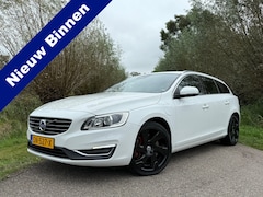 Volvo V60 - 2.4 D5 Twin Engine Special Edition Automaat / Leder / 18" Velgen / Navi / Clima / Stoelver