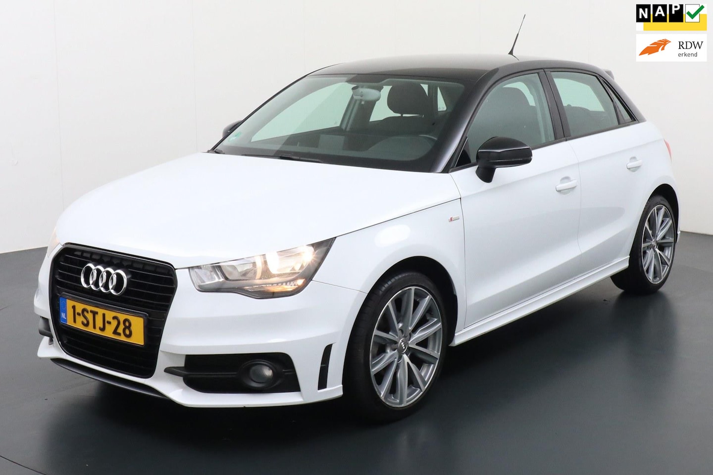 Audi A1 Sportback - 1.2 TFSI S-Line, navigatie, cruise control - AutoWereld.nl
